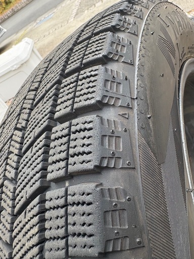 【スタッドレスタイヤ ホイールセット】195/65R15