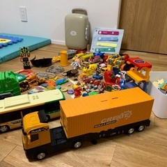 男の子おもちゃ働くクルマキャリアカーなど大量おまとめセットスリコ他ハッピーセットの画像