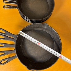 鋳鉄製スキレット 10枚セット 20cm まとめ売りの画像