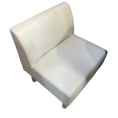 【ジ1222-28】中古美品‼️白色 一人掛けソファ シンプルデザイン コンパクトサイズ 来客用・待合室にもの画像