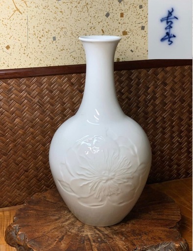 時代物 名工 小笠原長春 作 花紋 白磁 花瓶 大川内焼 華道具 花入
