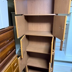 【非対面】木製の扉付き棚の画像