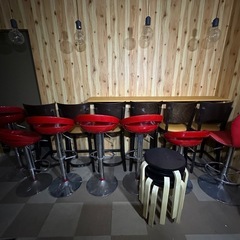 赤いハイチェア6脚セットの画像