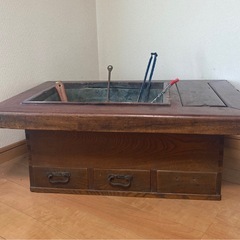 火鉢　囲炉裏てーテーブルの画像