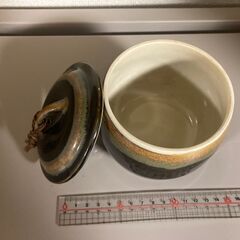 陶器 蓋付壺の画像