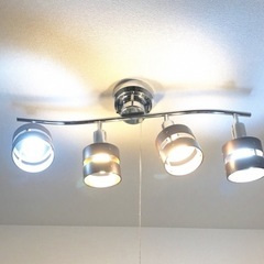 シーリングライト　4灯　LED電球付きの画像