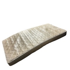 【ジ1222-11】今ならベットフレーム付き‼️シングルマットレスの画像