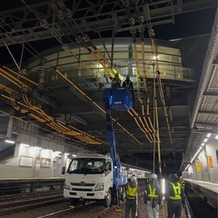 夜間作業メインの架線電気工事です👷の画像
