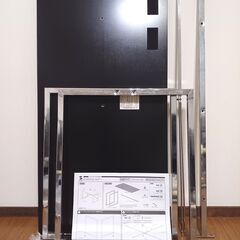 鏡面仕上げ ブラック デスクの画像