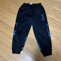 葉っぱadidasジャージ上下セットの画像