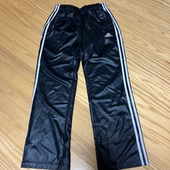 adidasフード付きジャージ上下セットの画像