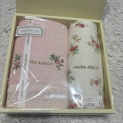 ローラアシュレイ ギフトタオル 2枚セット  フェイスタオル ゲストタオル 箱付きの画像