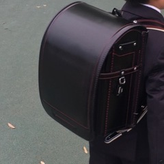 【入学準備】1年使用✨定価80,000円 ★池田屋ランドセル黒ステッチカラー赤1青1✨双子向け🌟専用がバー利用の画像