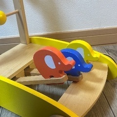 カタカタ木製手押し車歩行器の画像