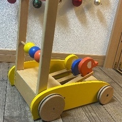 カタカタ木製手押し車歩行器の画像
