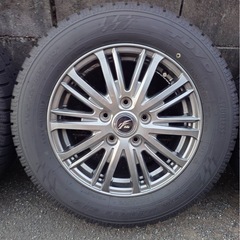 ホイール付きスタッドレスタイヤ　
TOYOタイヤの画像