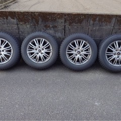 ホイール付きスタッドレスタイヤ　
TOYOタイヤの画像