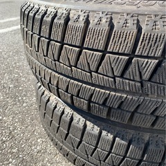 15インチスタッドレスタイヤの画像