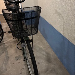【自転車・1年前新品購入・ダークグリーン後ろカゴ付き】の画像