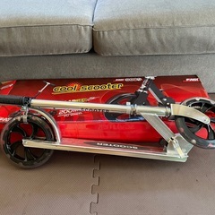 新品未使用　キックスクーター 20cmタイヤ　スタンド付きの画像