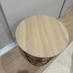 ワイヤーテーブルの画像