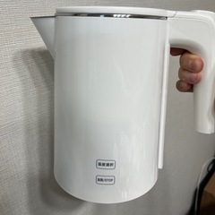 ほぼ新品　　電気ケトル1.0ℓの画像