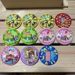 ディズニー刺繍缶バッチ11個の画像