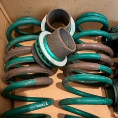 TEIN車高調80ハリアー
の画像