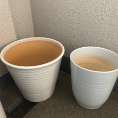 陶器の鉢　プランダーの画像