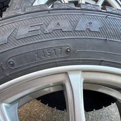 スタッドレスタイヤ　165 / 65 R14の画像