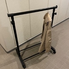 ハンガーラックの画像