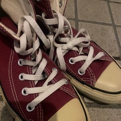 ミネトンカとコンバースの画像