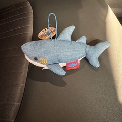 デニムサメぬいぐるみストラップの画像