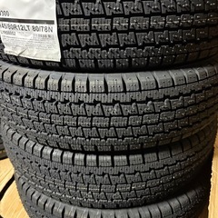 ブリヂストン W300 145/80R12 80/78N LT スタッドレス 4本とゴムバルブ付きの画像