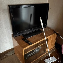 テレビ台、テレビの画像