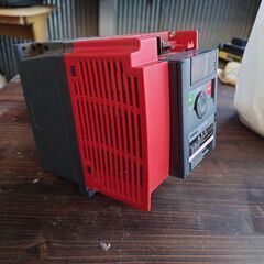 東芝　インバーターVF-nC3の画像