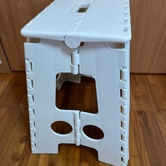 ニトリ　折りたたみ踏み台の画像