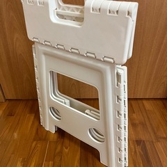 ニトリ　折りたたみ踏み台の画像