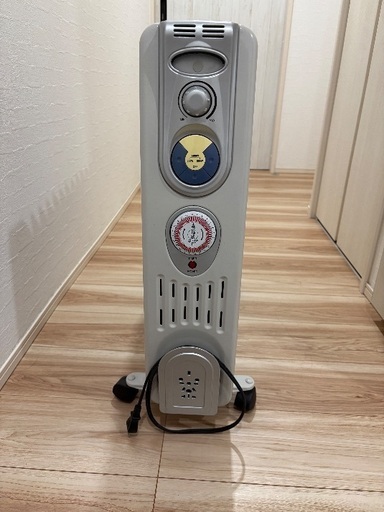 ベルソス VERSOS 13枚フィン オイルヒーター VS-3313IV ベルソス☆VERSOS☆オイルヒーター☆ VS-3313IV ☆13枚フィンの通販 by