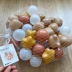 ボールプールのボールの画像