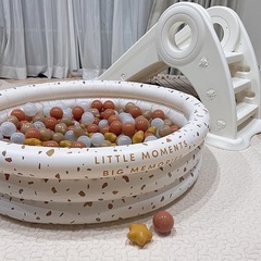 ボールプールのボールの画像