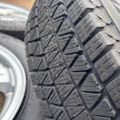 175/80R16 スタッドレスタイヤ アルミ付4本セット 16インチ ジムニーの画像