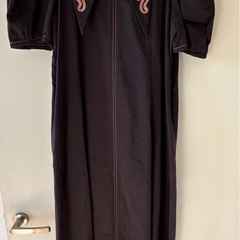 定価¥14,850 早めにメッセージ下さい。　ローズバッド コード刺繍襟つきワンピースの画像