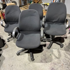 コクヨ オカムラ テーブルチェアセットの画像