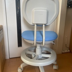 キャスター付きチェアの画像