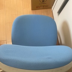 キャスター付きチェアの画像