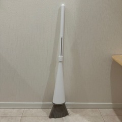 カインズ　自立するホウキ
の画像