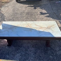 大理石風　レトロテーブルの画像