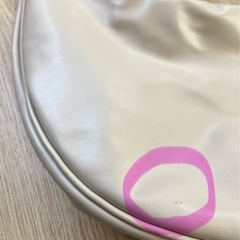 カラーナチュラル　グレー　 ユニクロC レザータッチラウンドショルダーバッグ  の画像