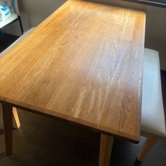 ダイニングテーブル　チェストの画像